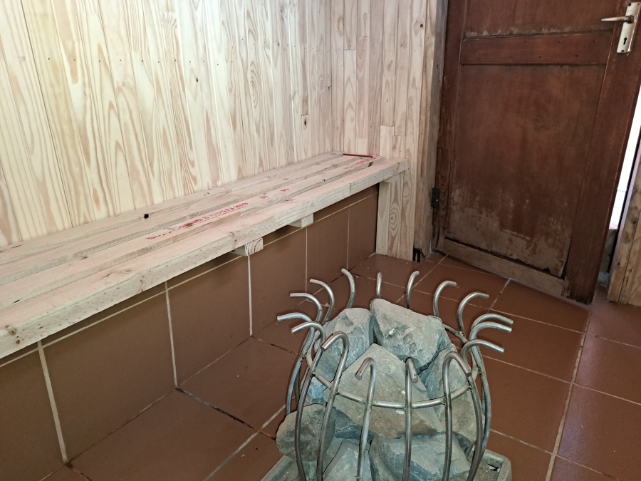 To Let 4 Bedroom Property for Rent in Helderkruin Gauteng