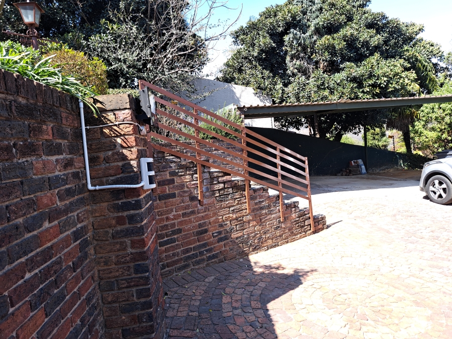 To Let 4 Bedroom Property for Rent in Helderkruin Gauteng