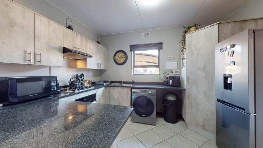 2 Bedroom Property for Sale in Norton Home Estate AH Gauteng