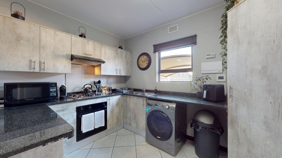 2 Bedroom Property for Sale in Norton Home Estate AH Gauteng