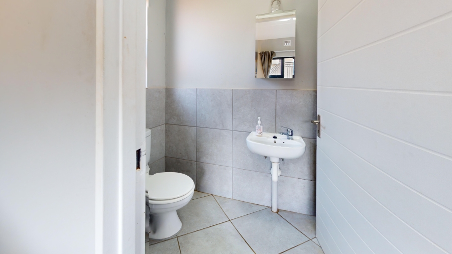 2 Bedroom Property for Sale in Norton Home Estate AH Gauteng
