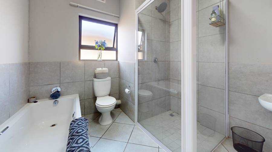 2 Bedroom Property for Sale in Norton Home Estate AH Gauteng