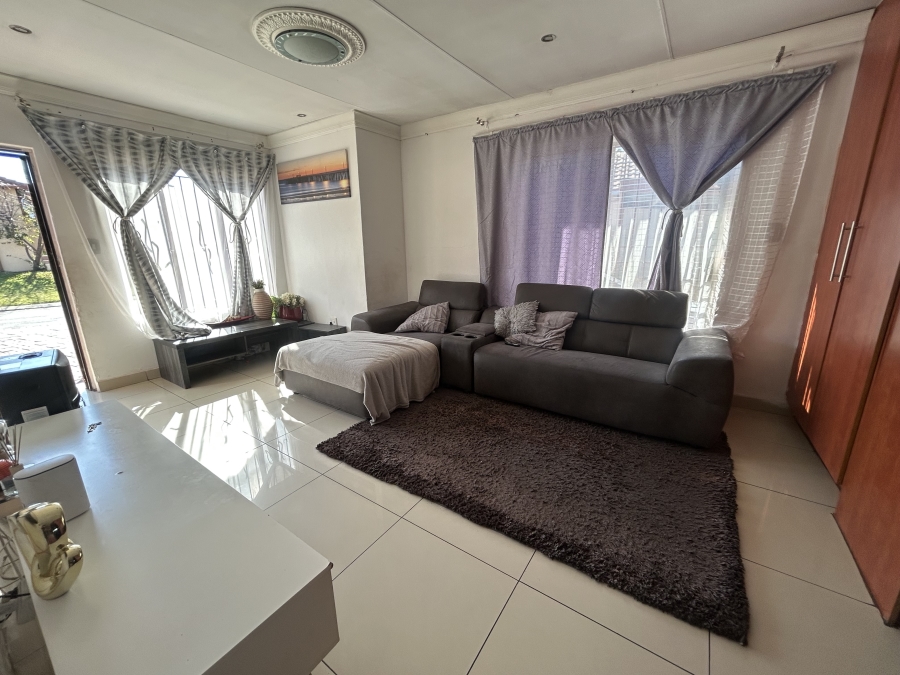 3 Bedroom Property for Sale in Noordwyk Gauteng