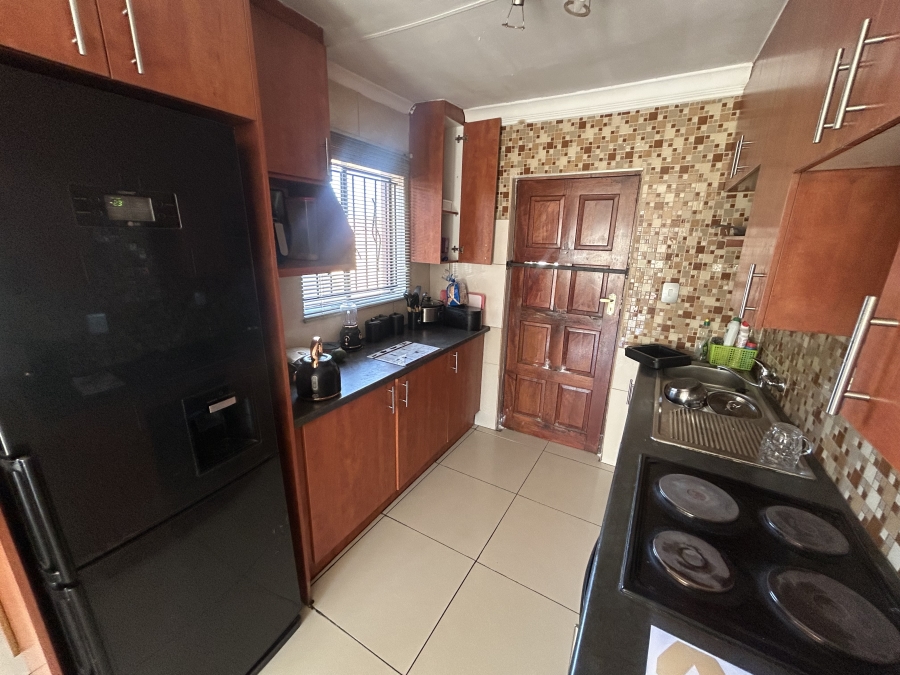 3 Bedroom Property for Sale in Noordwyk Gauteng