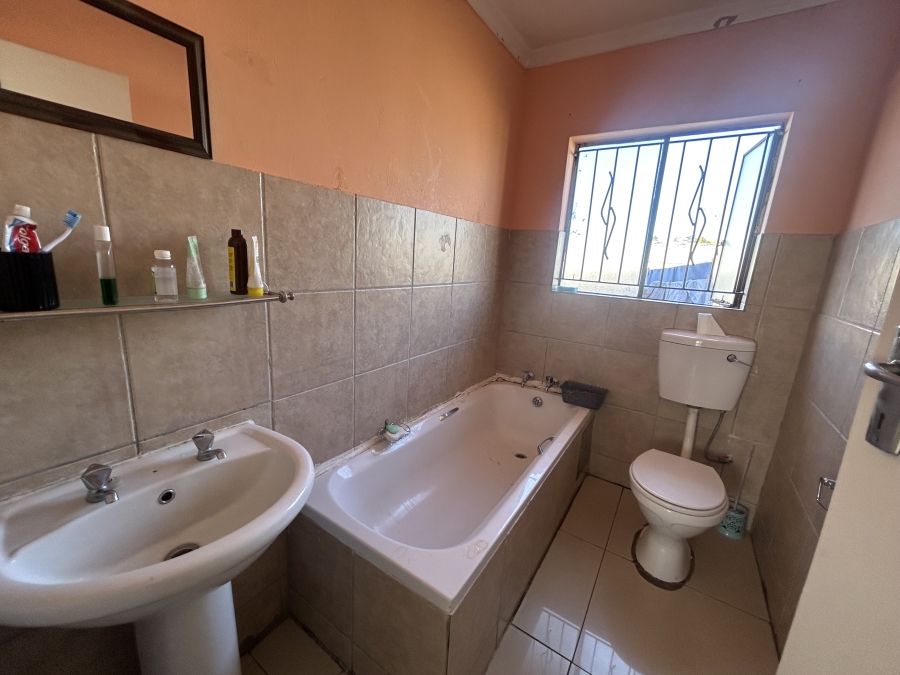 3 Bedroom Property for Sale in Noordwyk Gauteng