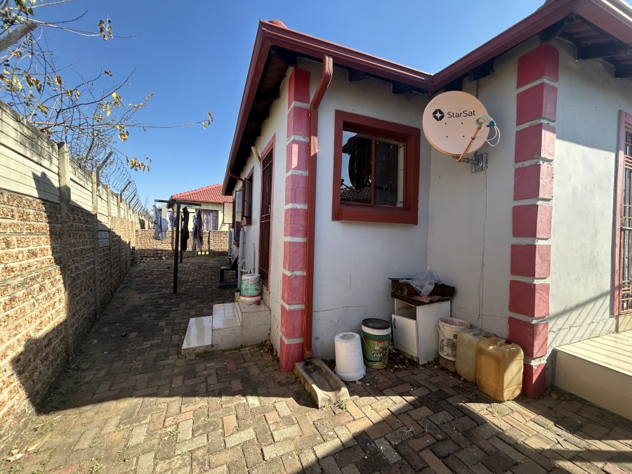 3 Bedroom Property for Sale in Noordwyk Gauteng