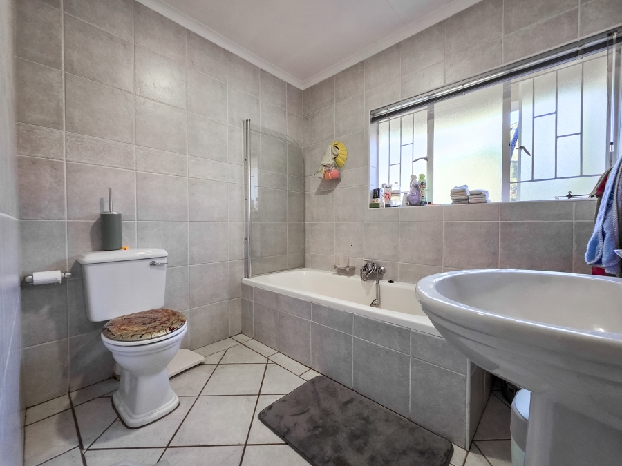 3 Bedroom Property for Sale in Moreleta Park Gauteng