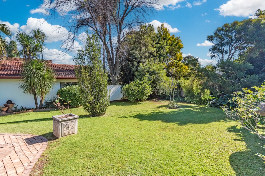 4 Bedroom Property for Sale in Eldoraigne Gauteng