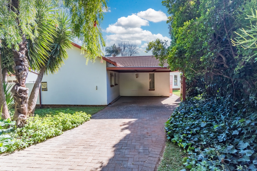 4 Bedroom Property for Sale in Eldoraigne Gauteng