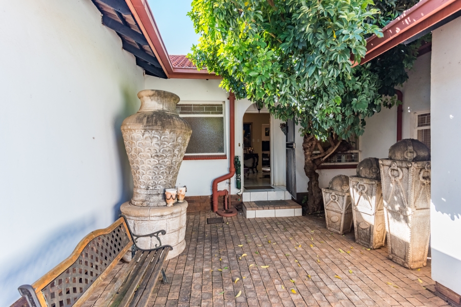 4 Bedroom Property for Sale in Eldoraigne Gauteng