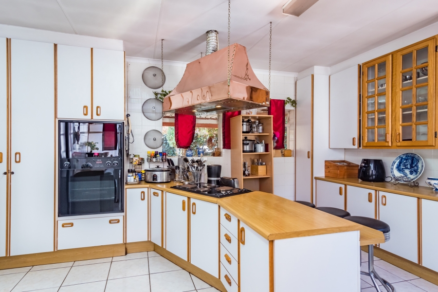 4 Bedroom Property for Sale in Eldoraigne Gauteng