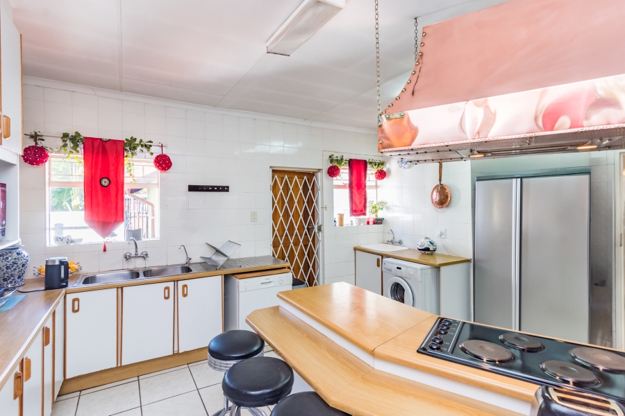 4 Bedroom Property for Sale in Eldoraigne Gauteng