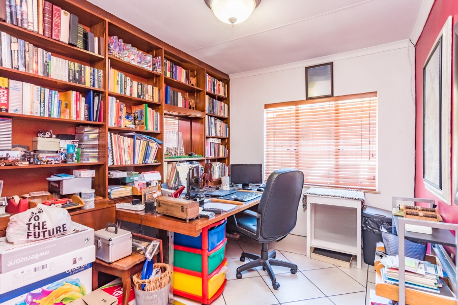 4 Bedroom Property for Sale in Eldoraigne Gauteng