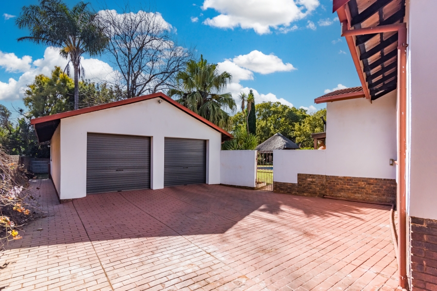 4 Bedroom Property for Sale in Eldoraigne Gauteng