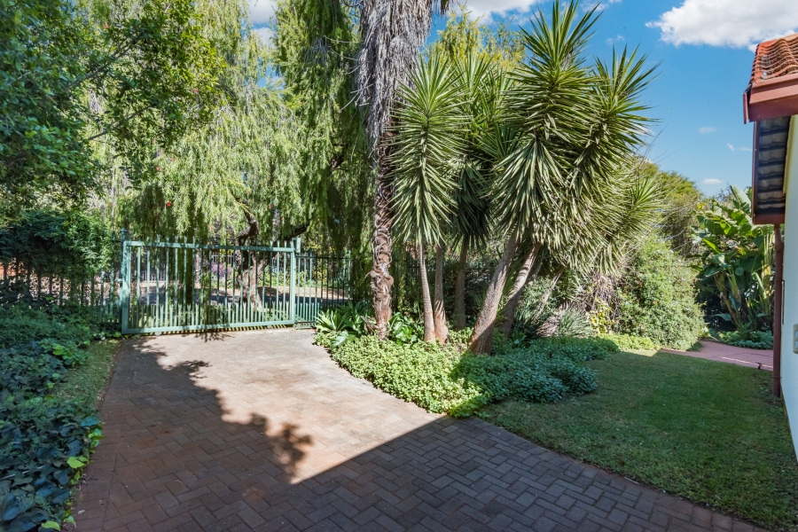 4 Bedroom Property for Sale in Eldoraigne Gauteng