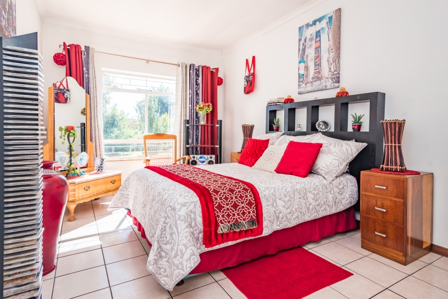 4 Bedroom Property for Sale in Eldoraigne Gauteng