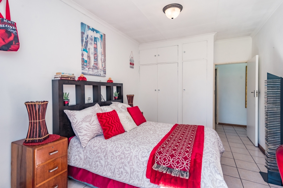 4 Bedroom Property for Sale in Eldoraigne Gauteng