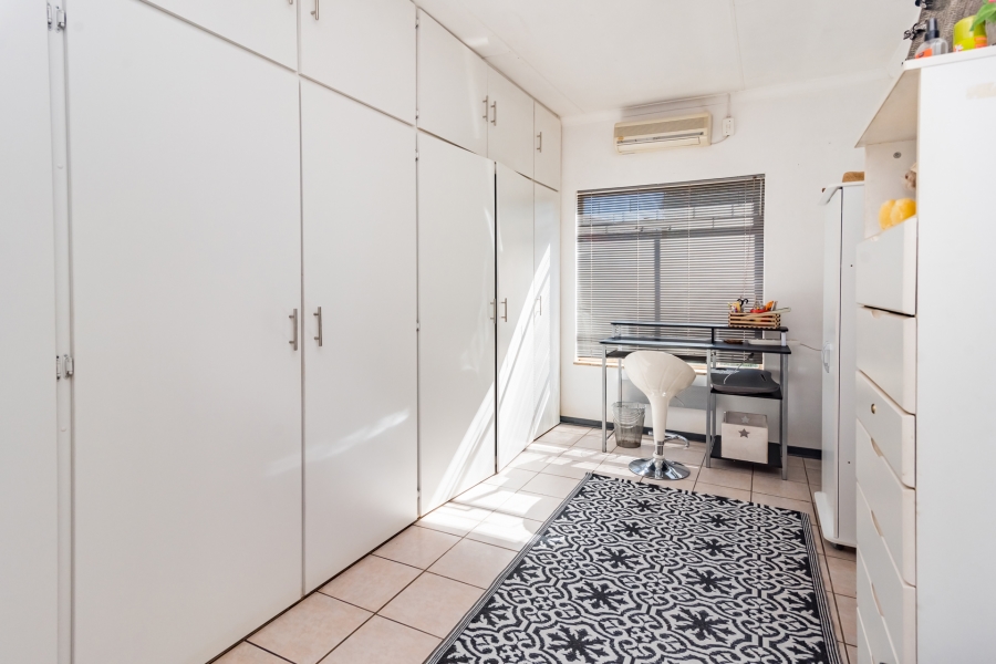 4 Bedroom Property for Sale in Eldoraigne Gauteng