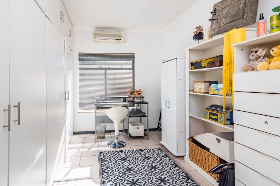 4 Bedroom Property for Sale in Eldoraigne Gauteng