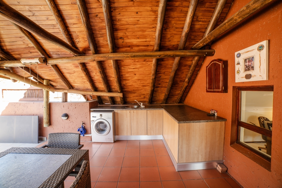 To Let 1 Bedroom Property for Rent in Magaliessig Gauteng