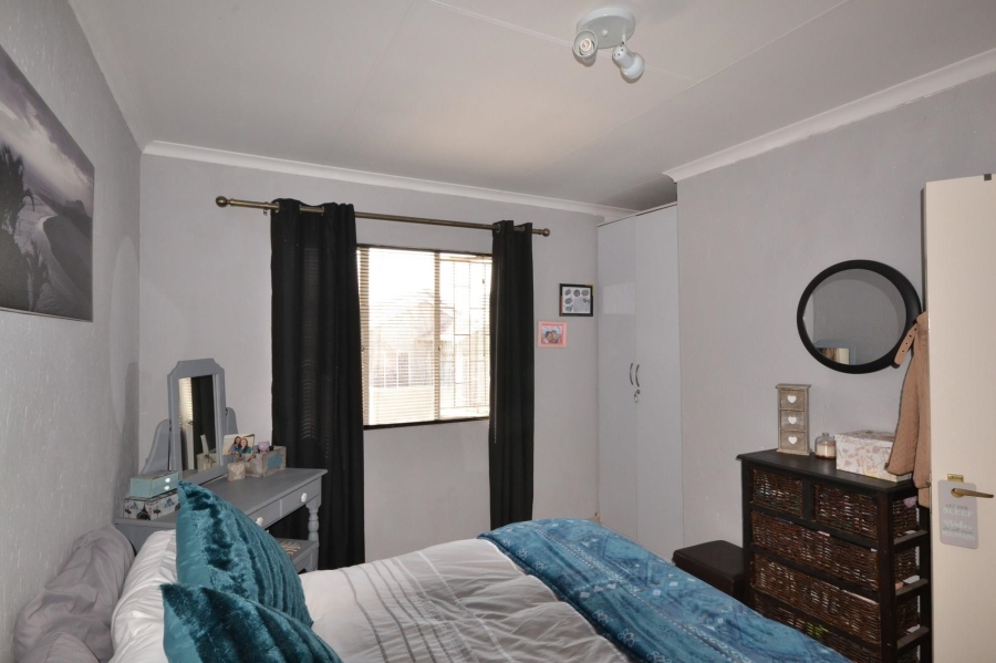 To Let 2 Bedroom Property for Rent in Greenstone Hill Gauteng