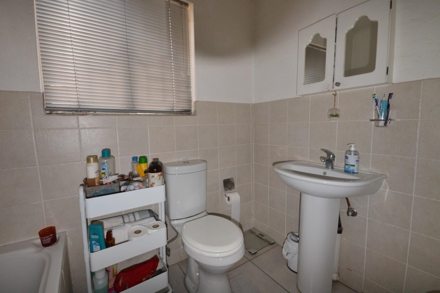 To Let 2 Bedroom Property for Rent in Greenstone Hill Gauteng