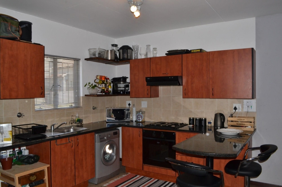 To Let 2 Bedroom Property for Rent in Greenstone Hill Gauteng