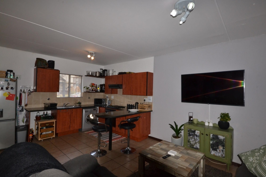 To Let 2 Bedroom Property for Rent in Greenstone Hill Gauteng