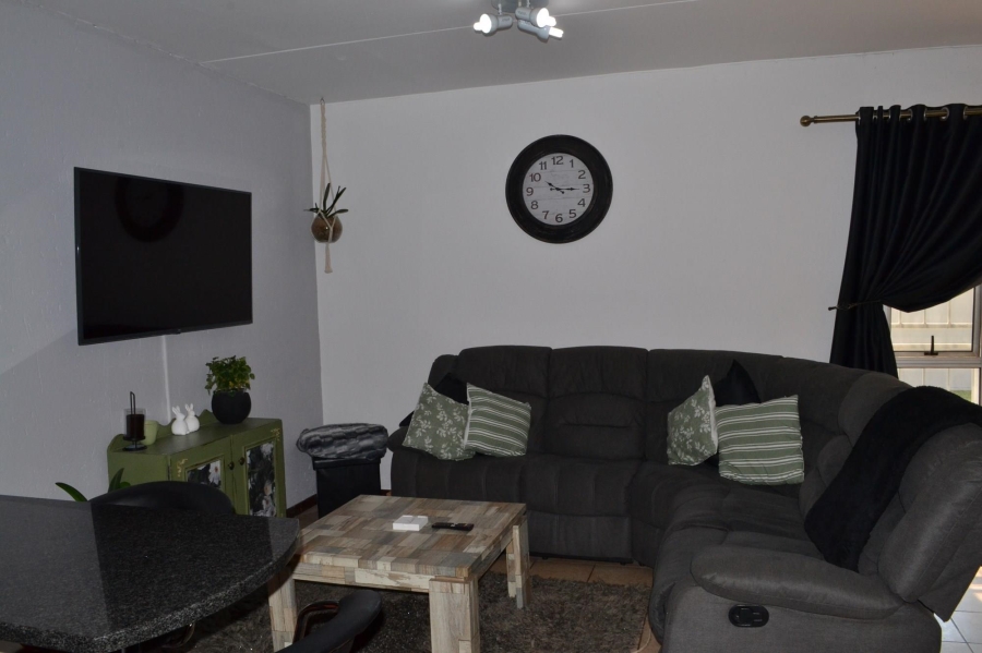 To Let 2 Bedroom Property for Rent in Greenstone Hill Gauteng