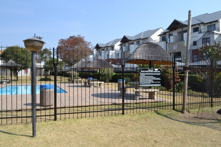 To Let 2 Bedroom Property for Rent in Greenstone Hill Gauteng