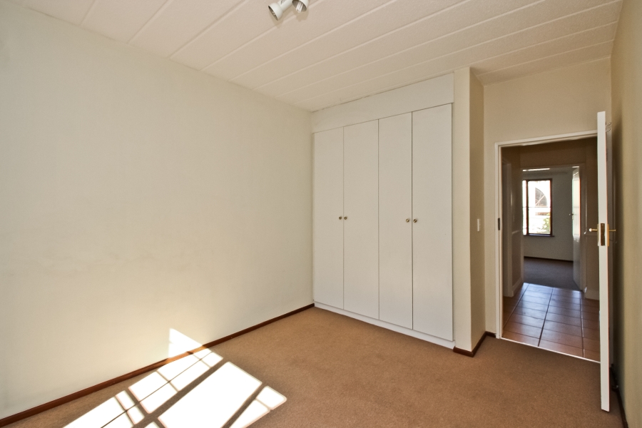 2 Bedroom Property for Sale in Saxonwold Gauteng