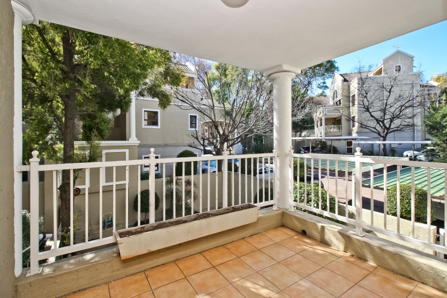 2 Bedroom Property for Sale in Saxonwold Gauteng