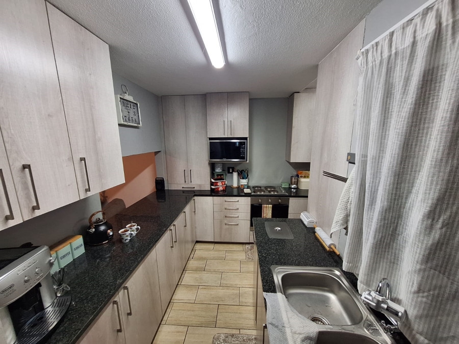 3 Bedroom Property for Sale in Hennopspark Gauteng
