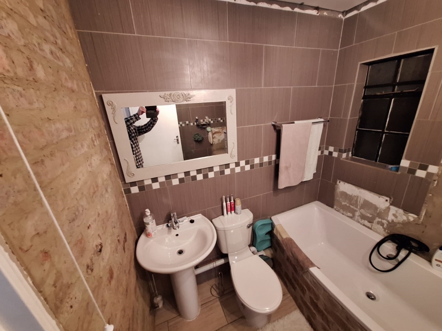 3 Bedroom Property for Sale in Hennopspark Gauteng