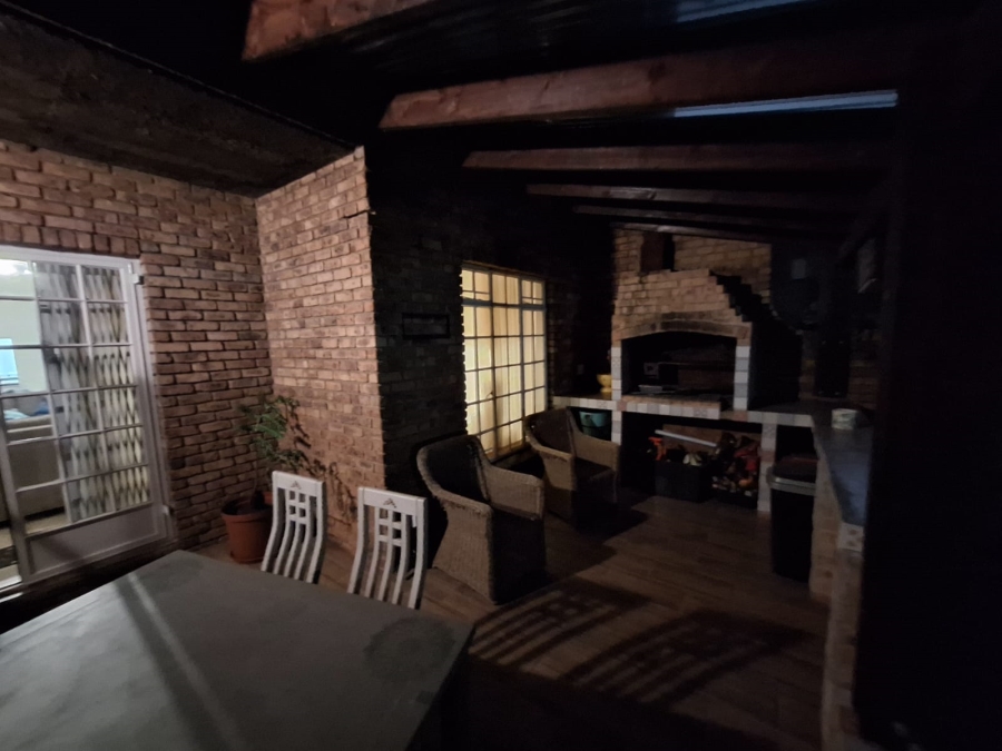 3 Bedroom Property for Sale in Hennopspark Gauteng