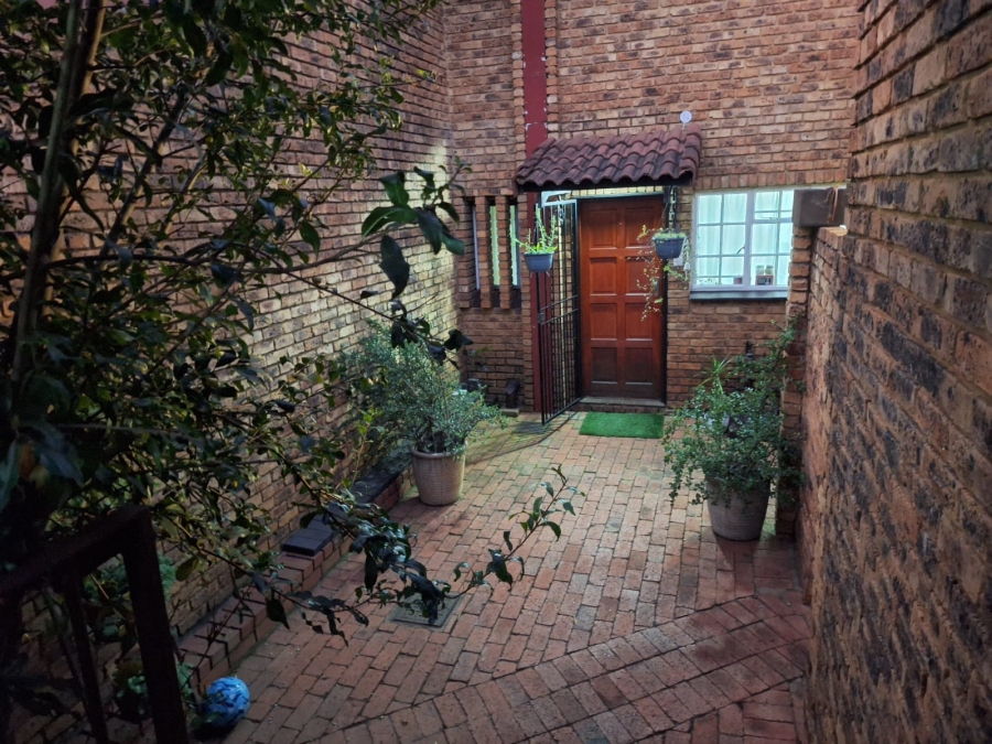 3 Bedroom Property for Sale in Hennopspark Gauteng