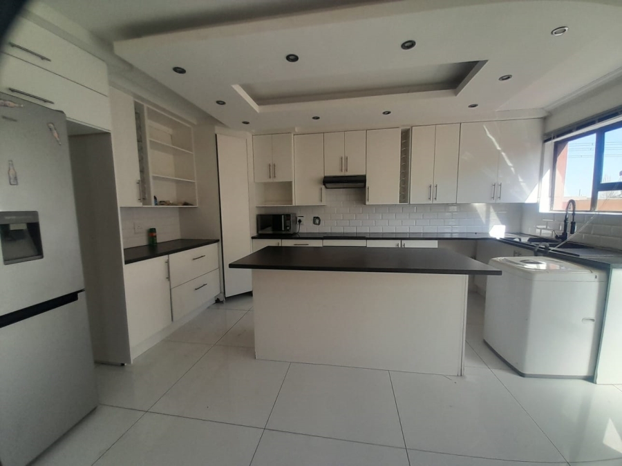 To Let 3 Bedroom Property for Rent in Three Rivers East Gauteng