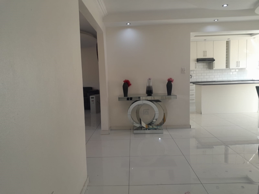 To Let 3 Bedroom Property for Rent in Three Rivers East Gauteng