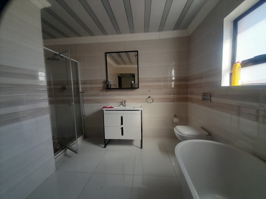 To Let 3 Bedroom Property for Rent in Three Rivers East Gauteng