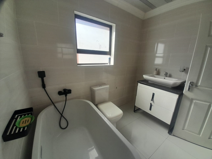 To Let 3 Bedroom Property for Rent in Three Rivers East Gauteng