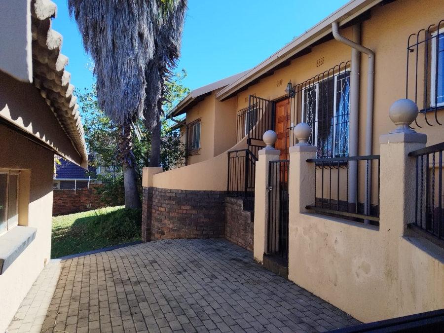 3 Bedroom Property for Sale in Wilro Park Gauteng