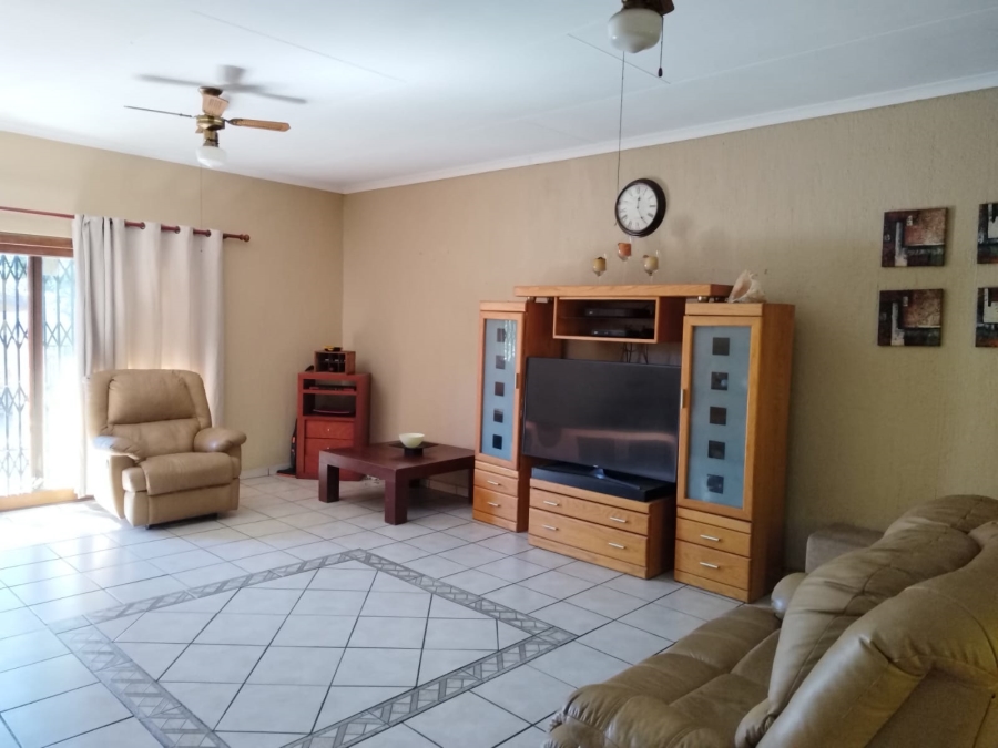 3 Bedroom Property for Sale in Wilro Park Gauteng