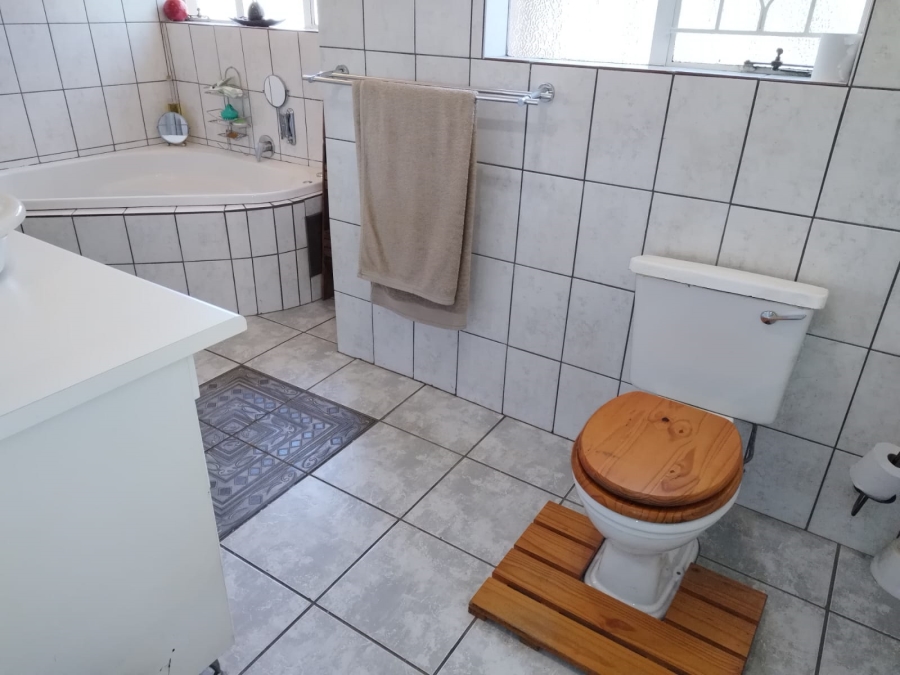 3 Bedroom Property for Sale in Wilro Park Gauteng