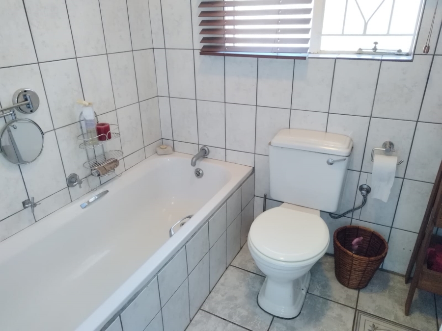 3 Bedroom Property for Sale in Wilro Park Gauteng
