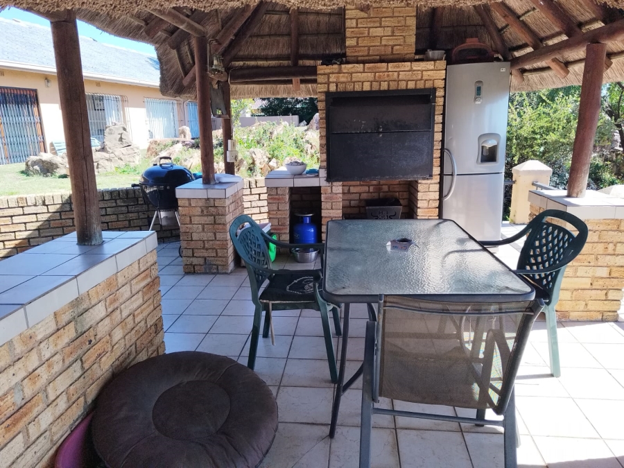 3 Bedroom Property for Sale in Wilro Park Gauteng