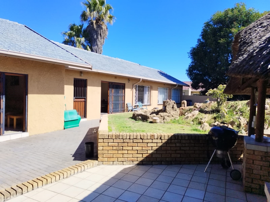 3 Bedroom Property for Sale in Wilro Park Gauteng