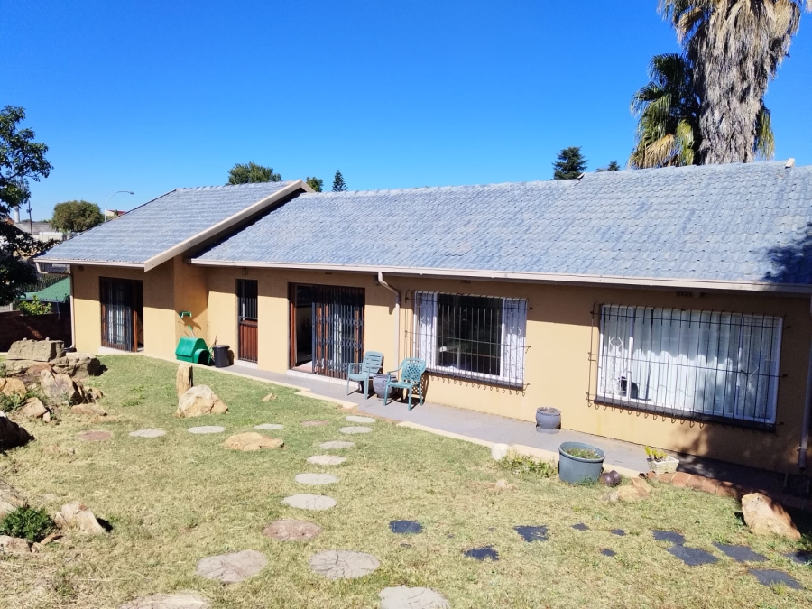 3 Bedroom Property for Sale in Wilro Park Gauteng