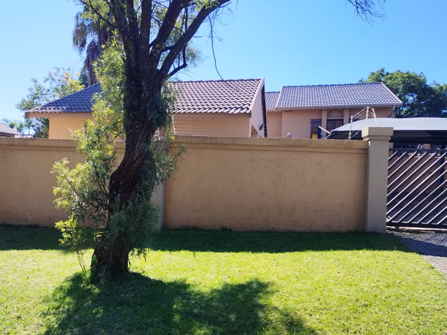 3 Bedroom Property for Sale in Wilro Park Gauteng