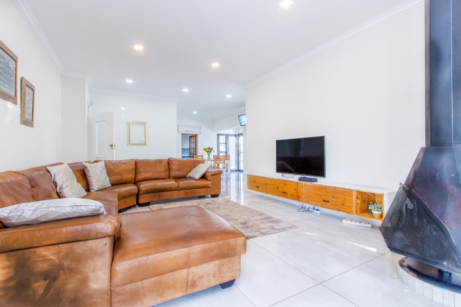 4 Bedroom Property for Sale in Franklin Roosevelt Park Gauteng