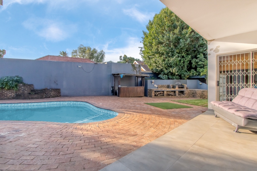4 Bedroom Property for Sale in Franklin Roosevelt Park Gauteng